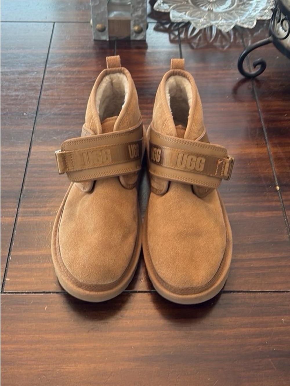 UGG Men’s Chestnut Suede Strap Bootstraps